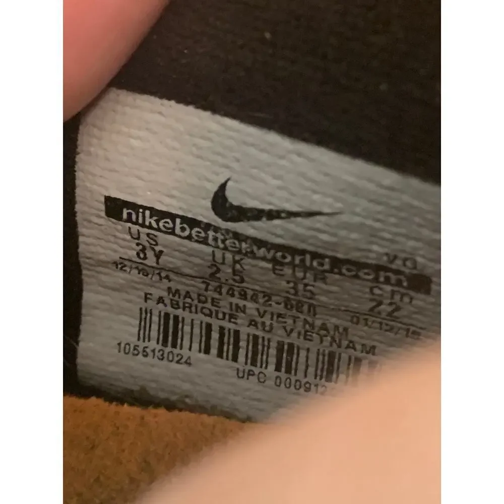 NIKE Unisex Kids HyperVenom Phelon II Soccer Cleats / Size: 3Y